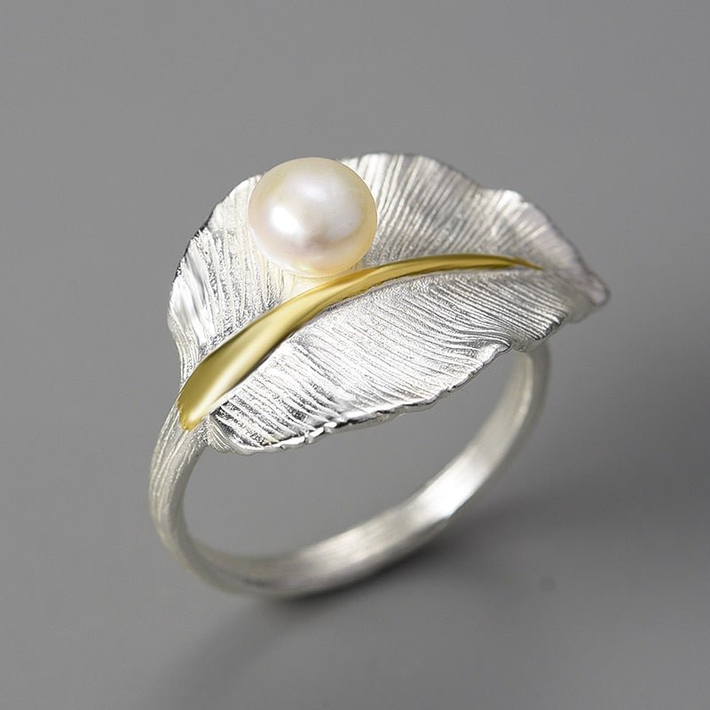 Anel Folha ajustável de prata 925 folhado a ouro 18k com pérola natural - Cuidarte Integral