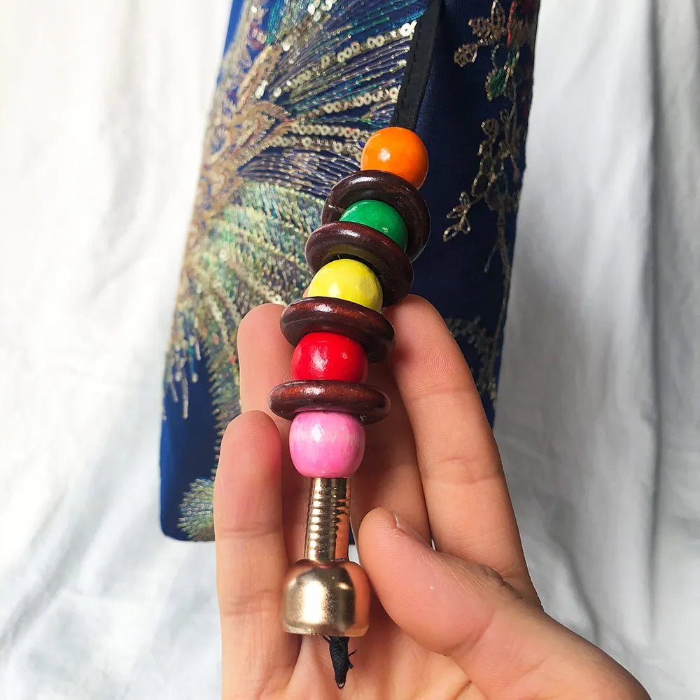 Bolsa Feminina Bordada Estilo Oriental com Pavão Dourado e Alça Dupla - Cuidarte Integral